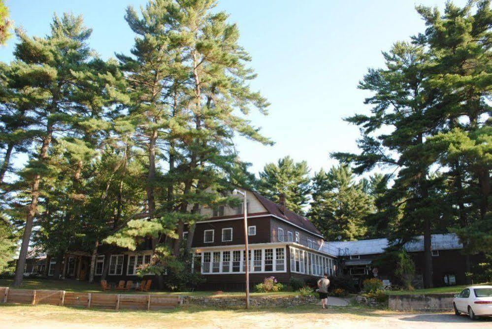 Pine Lodge Bristol Buitenkant foto